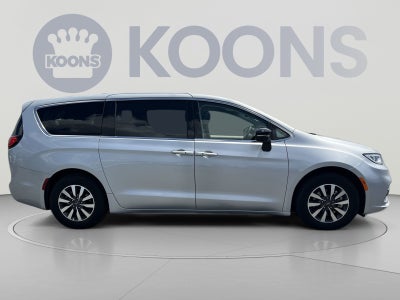 2024 Chrysler Pacifica Hybrid Select