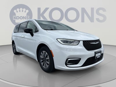 2024 Chrysler Pacifica Hybrid Select