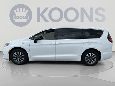 2024 Chrysler Pacifica Hybrid Select