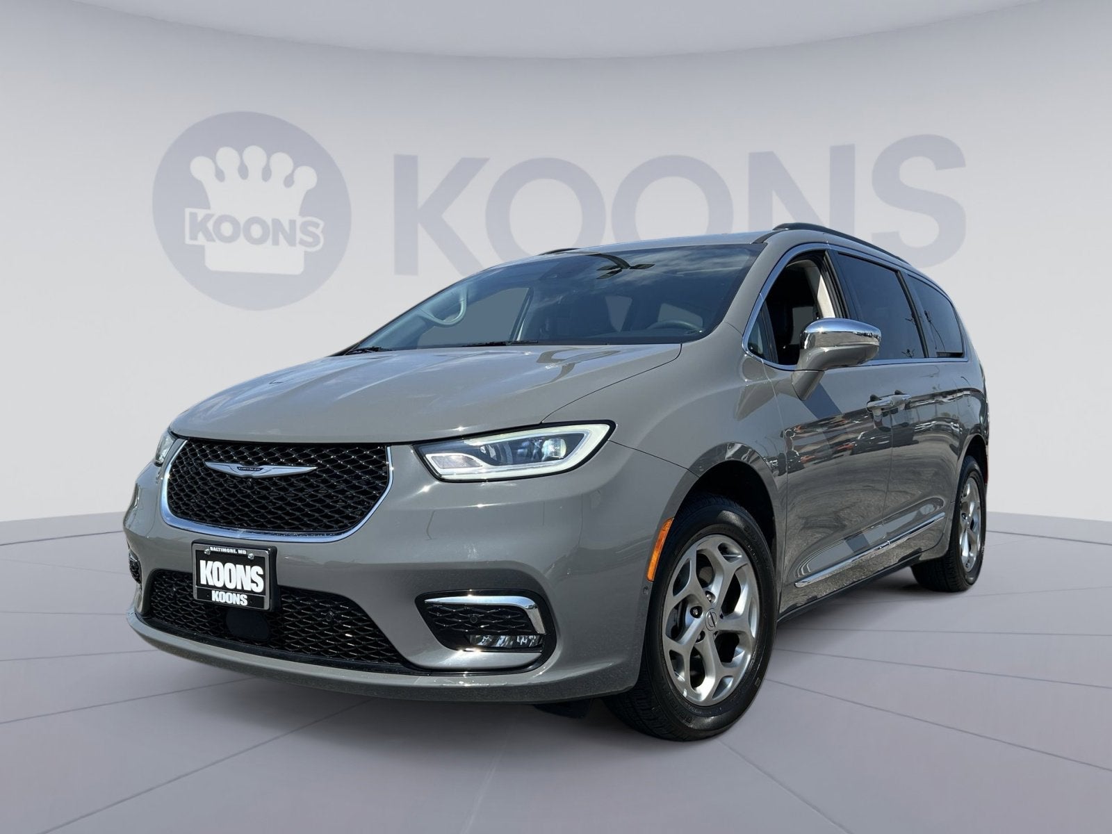 2022 Chrysler Pacifica Limited's photo