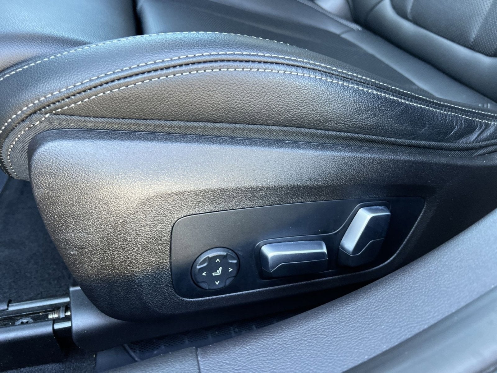 2023 BMW 3 Series 330e xDrive