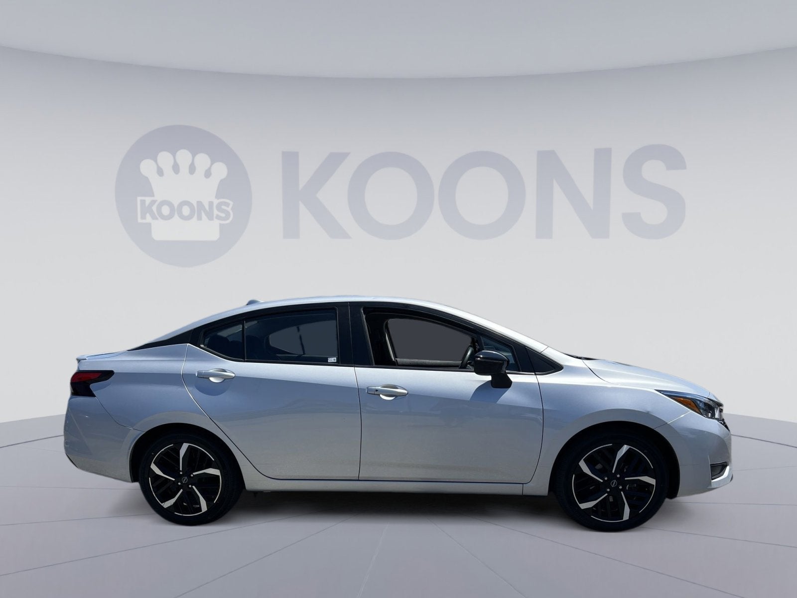 2024 Nissan Versa 1.6 SR