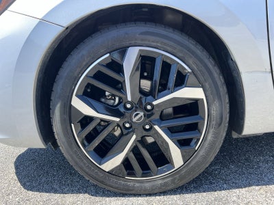 2024 Nissan Versa 1.6 SR