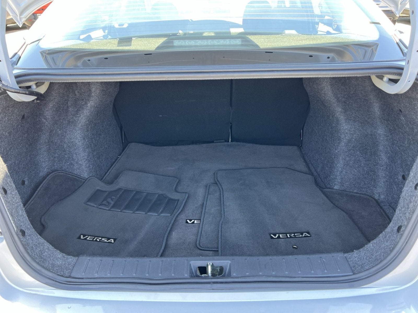 2024 Nissan Versa 1.6 SR