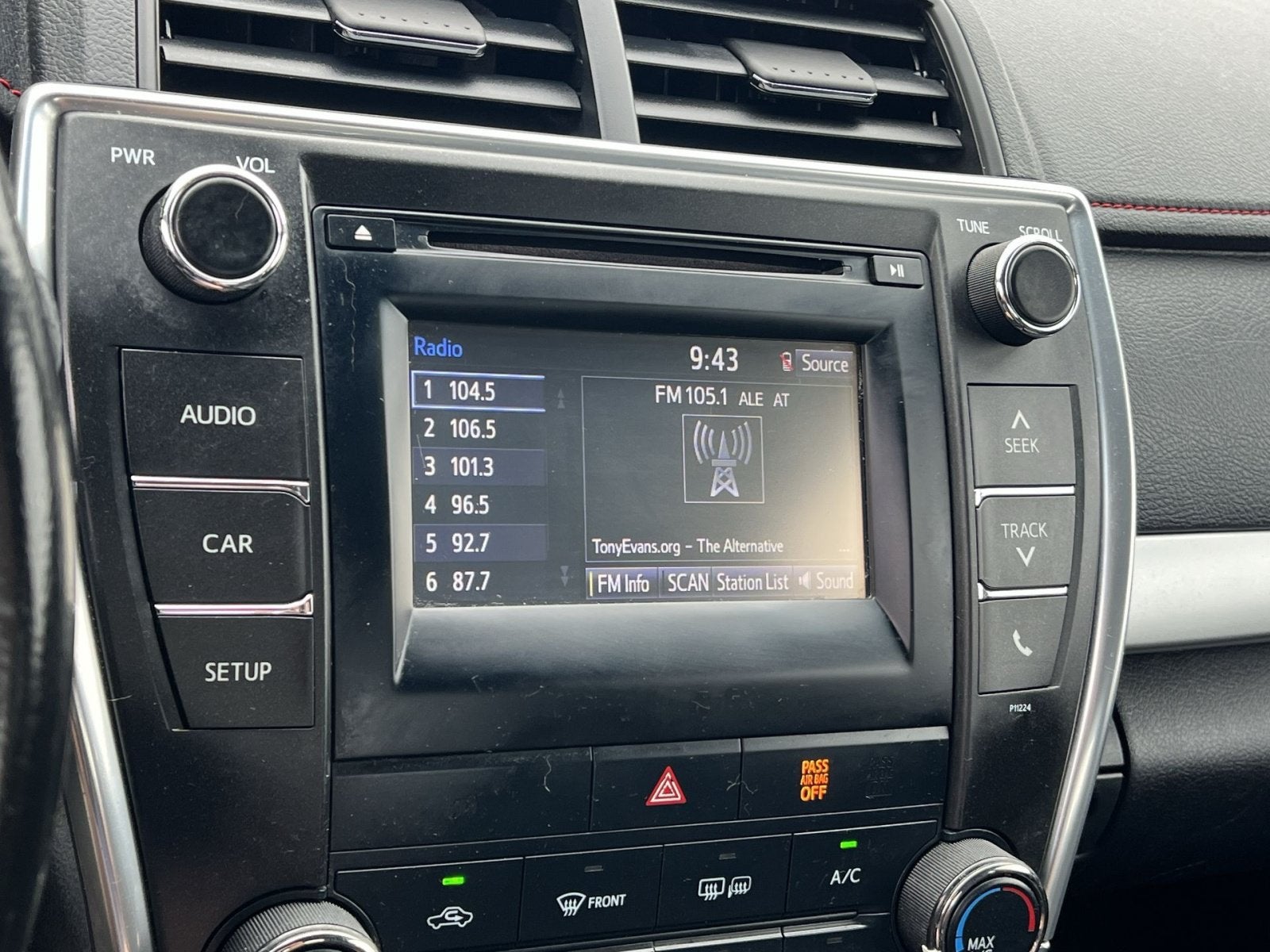2016 Toyota Camry SE