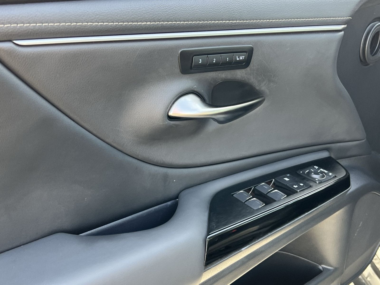 2025 Lexus ES 350