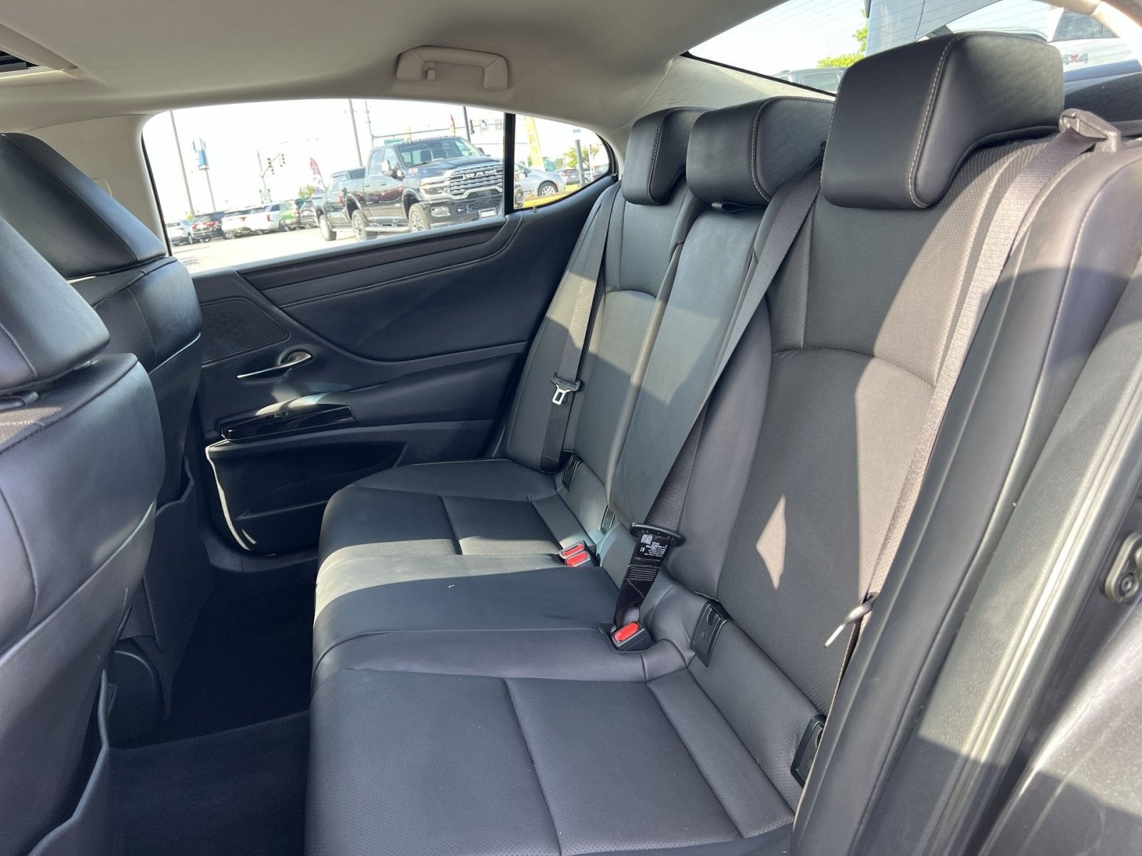 2025 Lexus ES 350