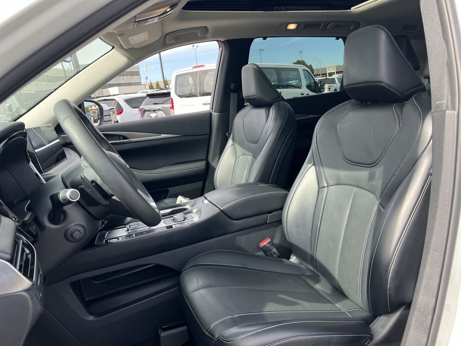 2023 INFINITI QX60 LUXE
