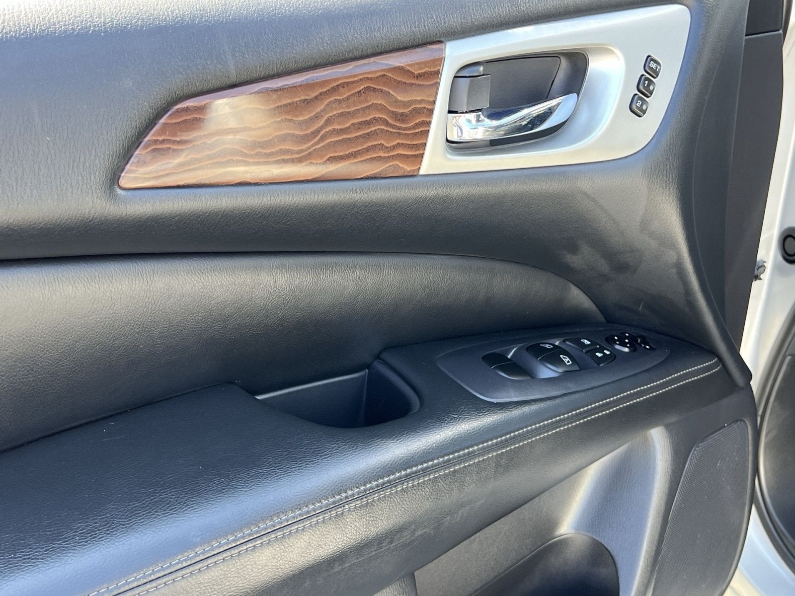 2017 Nissan Pathfinder Platinum