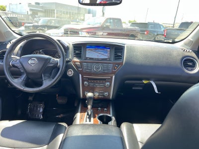 2017 Nissan Pathfinder Platinum