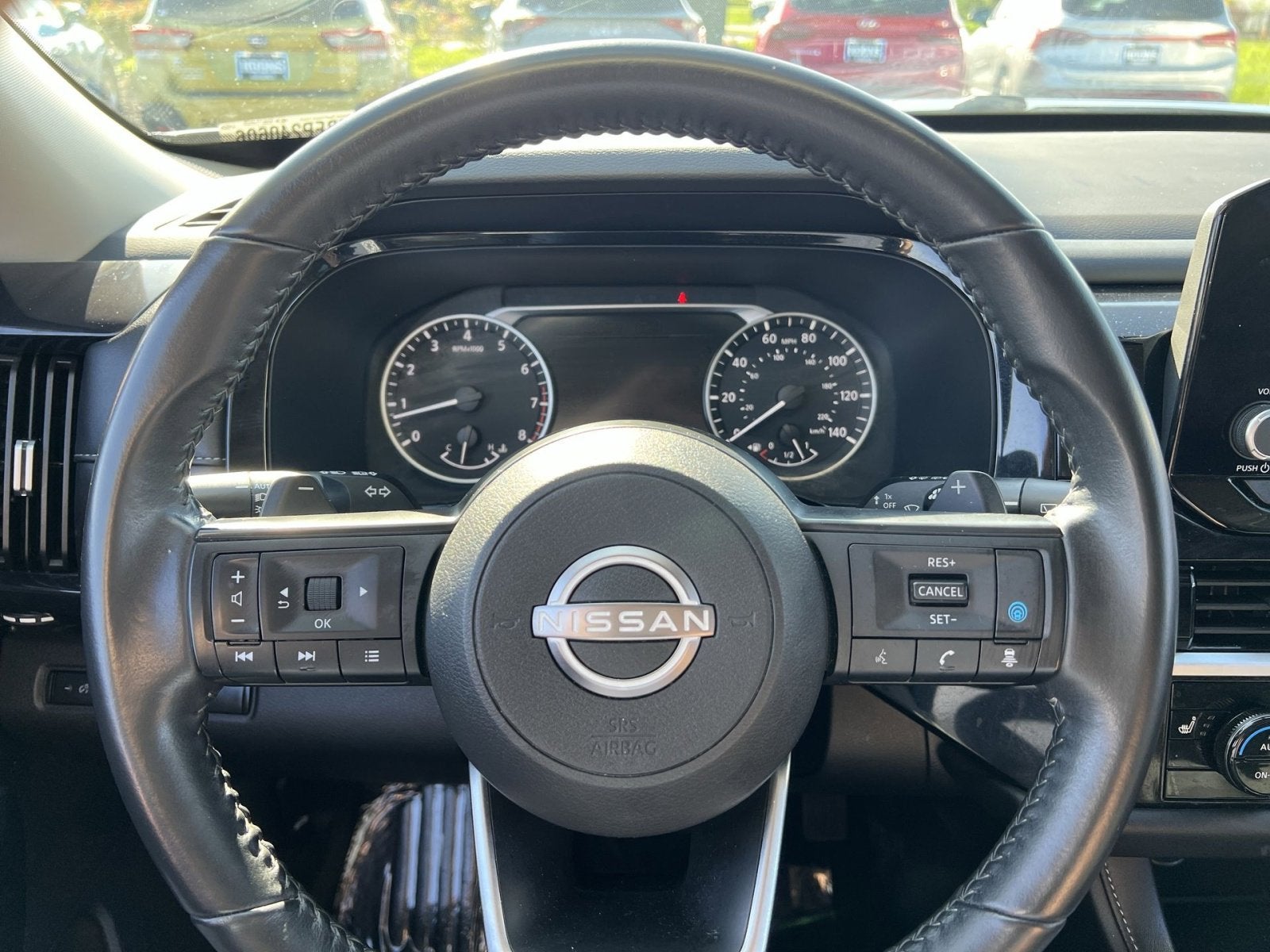 2024 Nissan Pathfinder SV