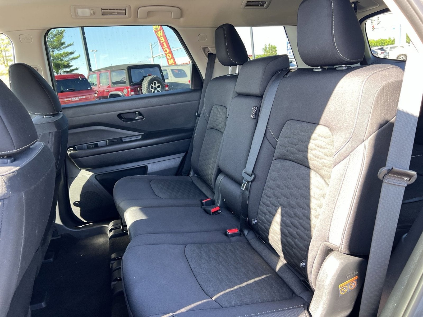 2024 Nissan Pathfinder SV