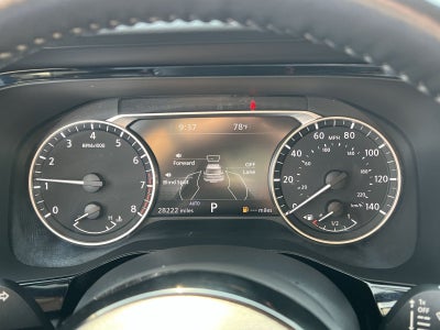 2025 Nissan Pathfinder SL
