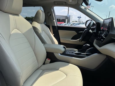 2021 Toyota Highlander Hybrid XLE