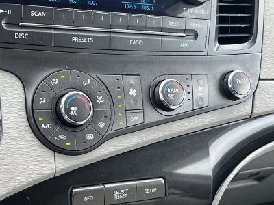 2012 Toyota Sienna LE