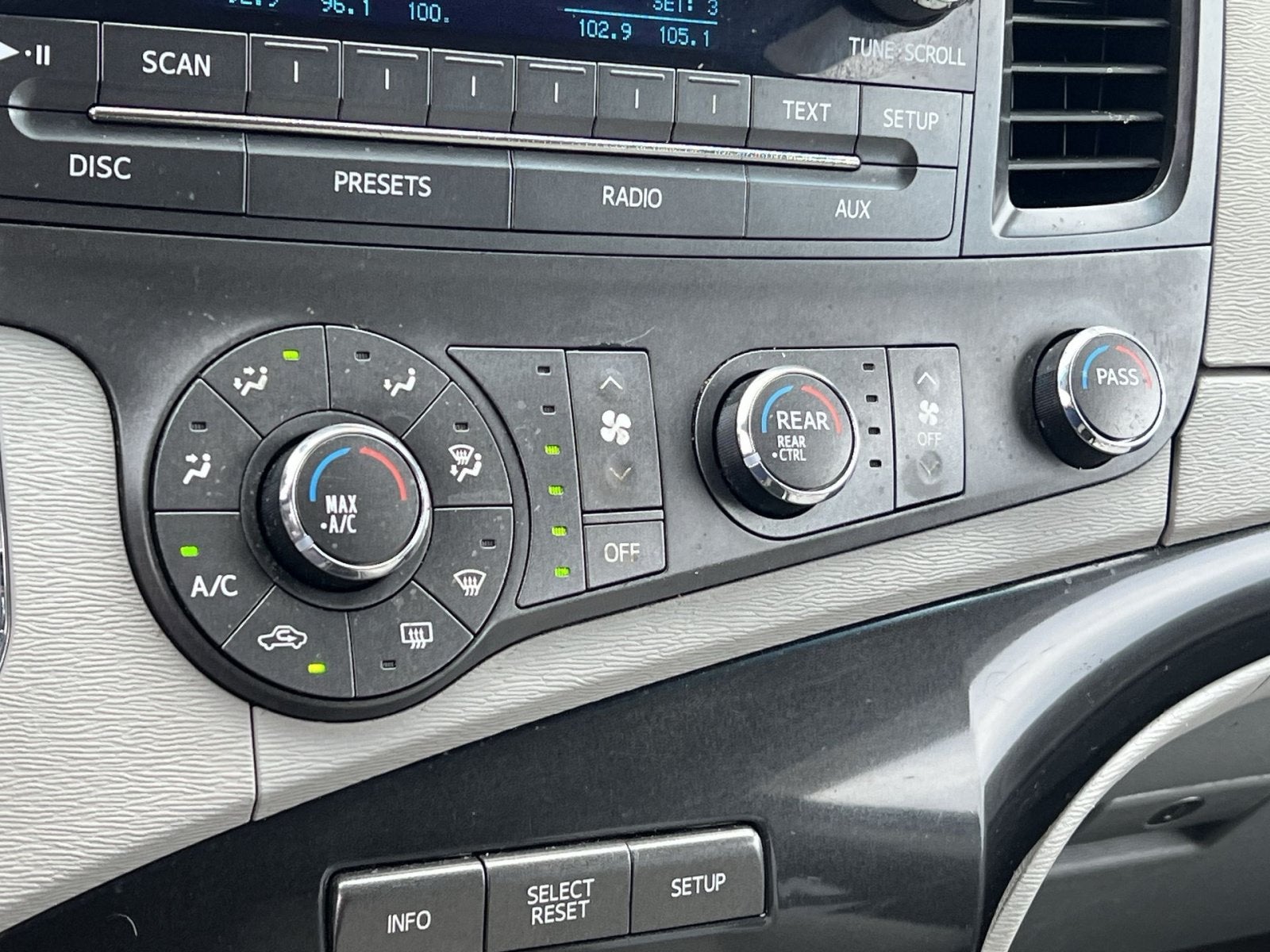 2012 Toyota Sienna LE
