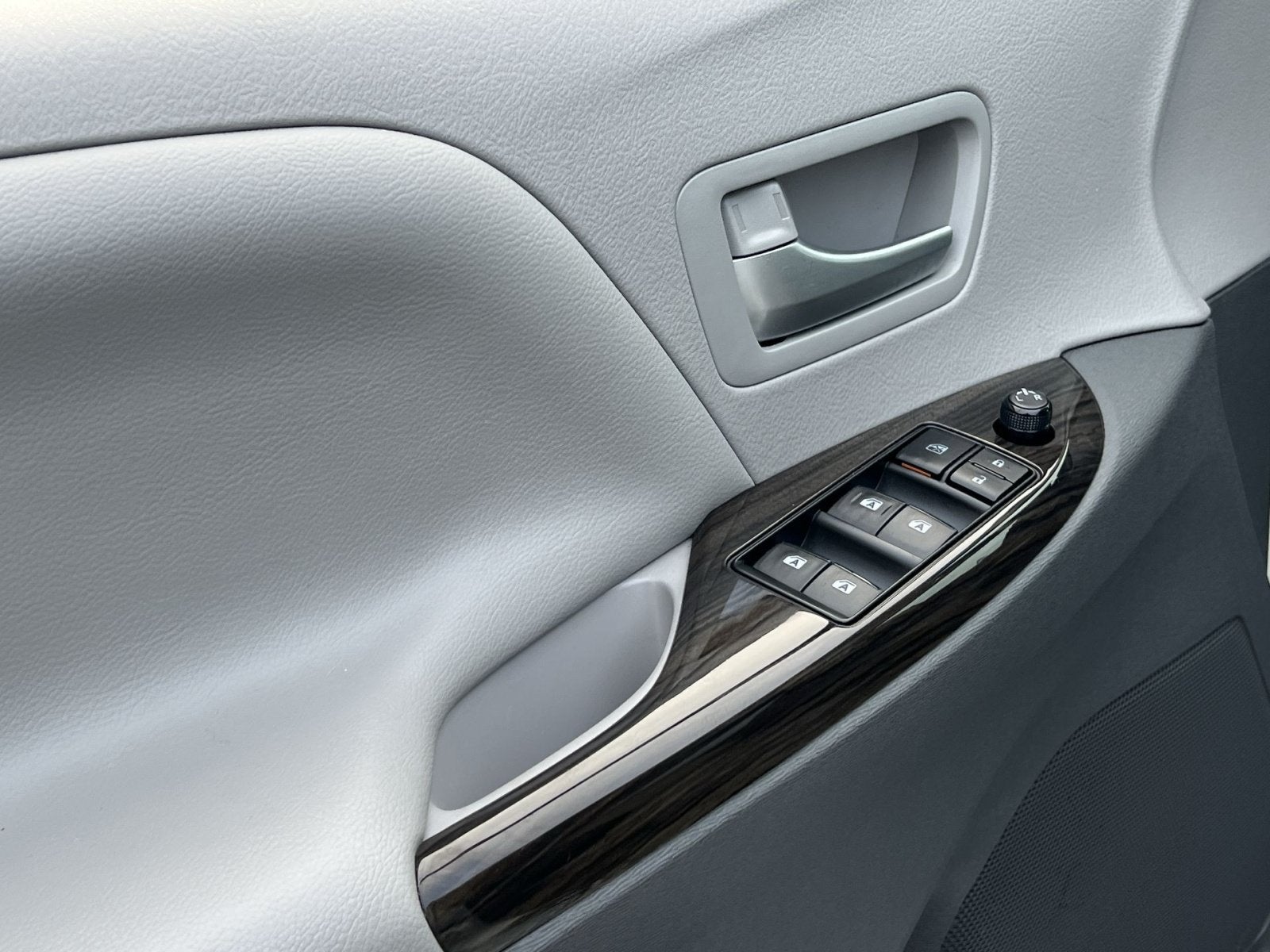 2016 Toyota Sienna XLE