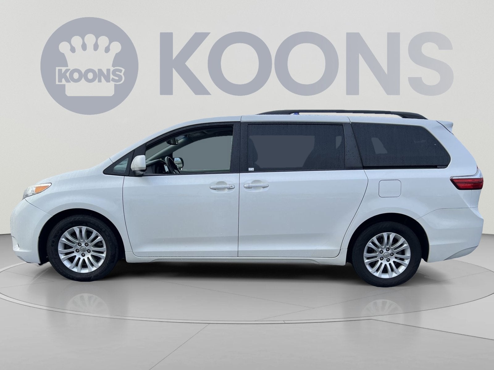 2016 Toyota Sienna XLE