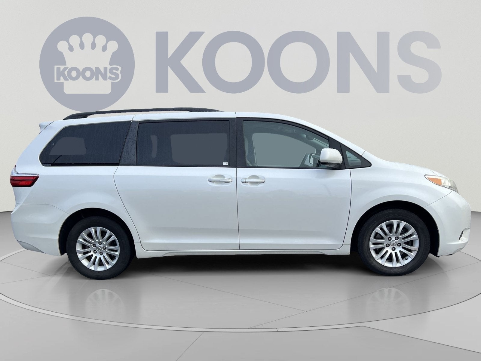 2016 Toyota Sienna XLE