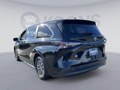 2023 Toyota Sienna XLE