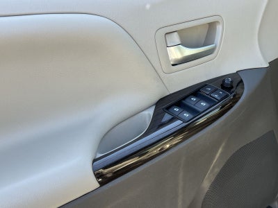 2017 Toyota Sienna XLE