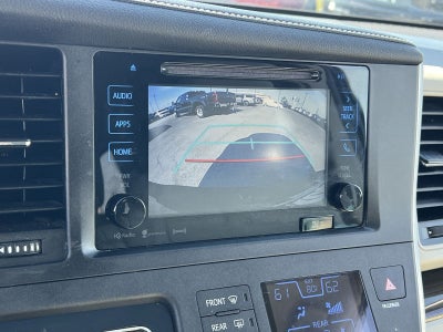 2017 Toyota Sienna XLE