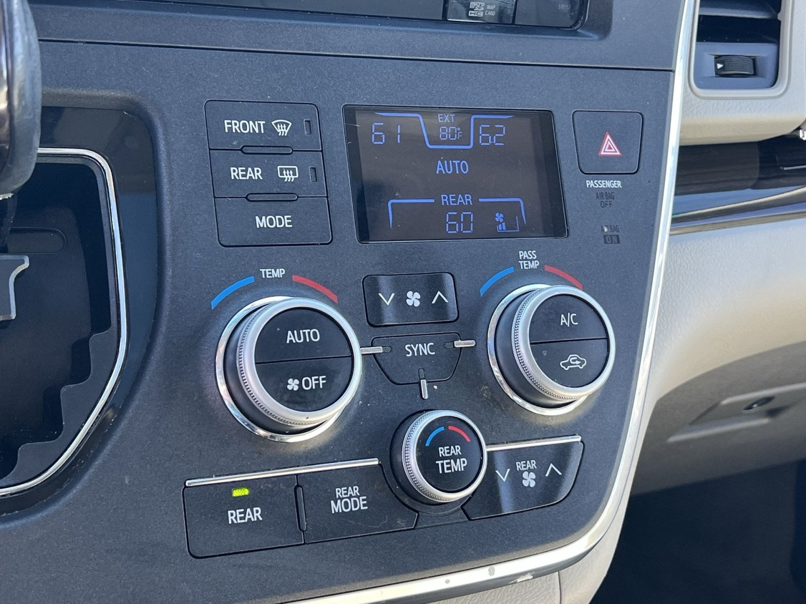 2017 Toyota Sienna XLE