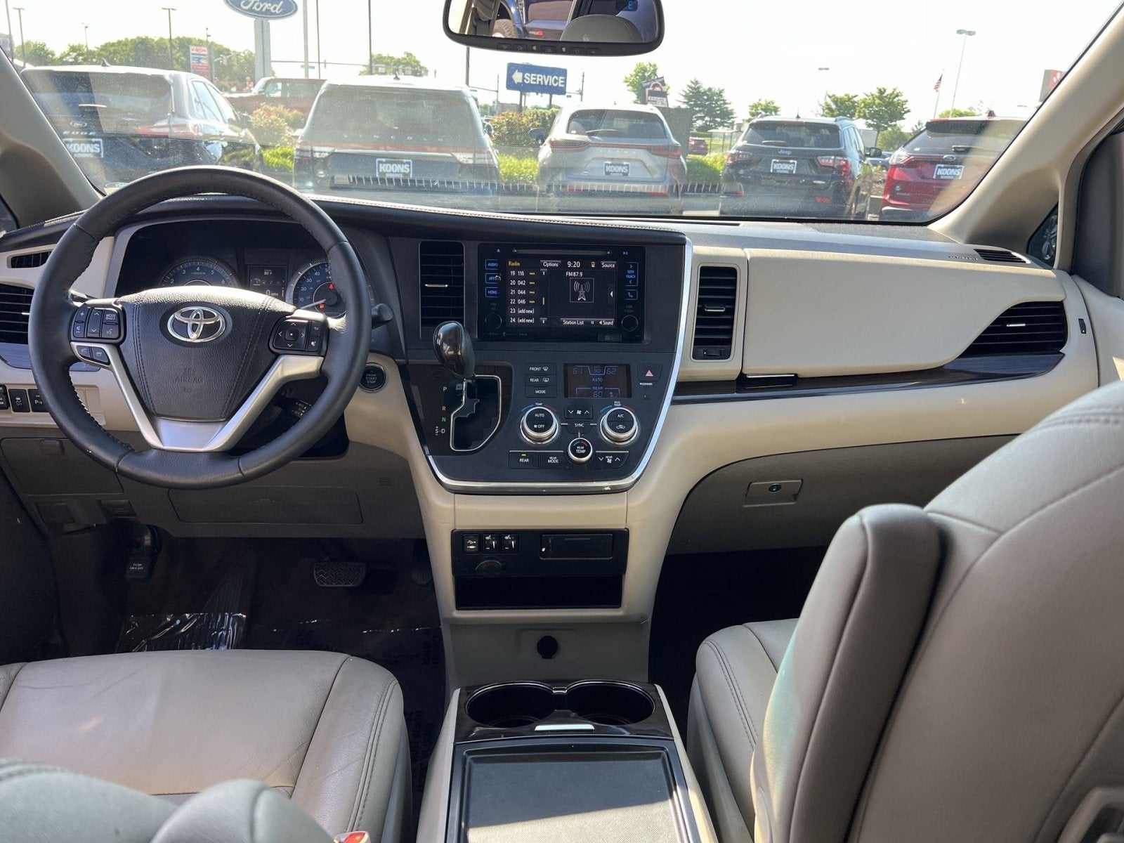 2017 Toyota Sienna XLE