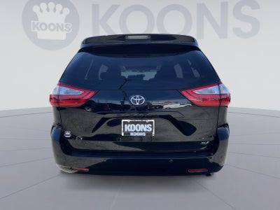 2017 Toyota Sienna XLE