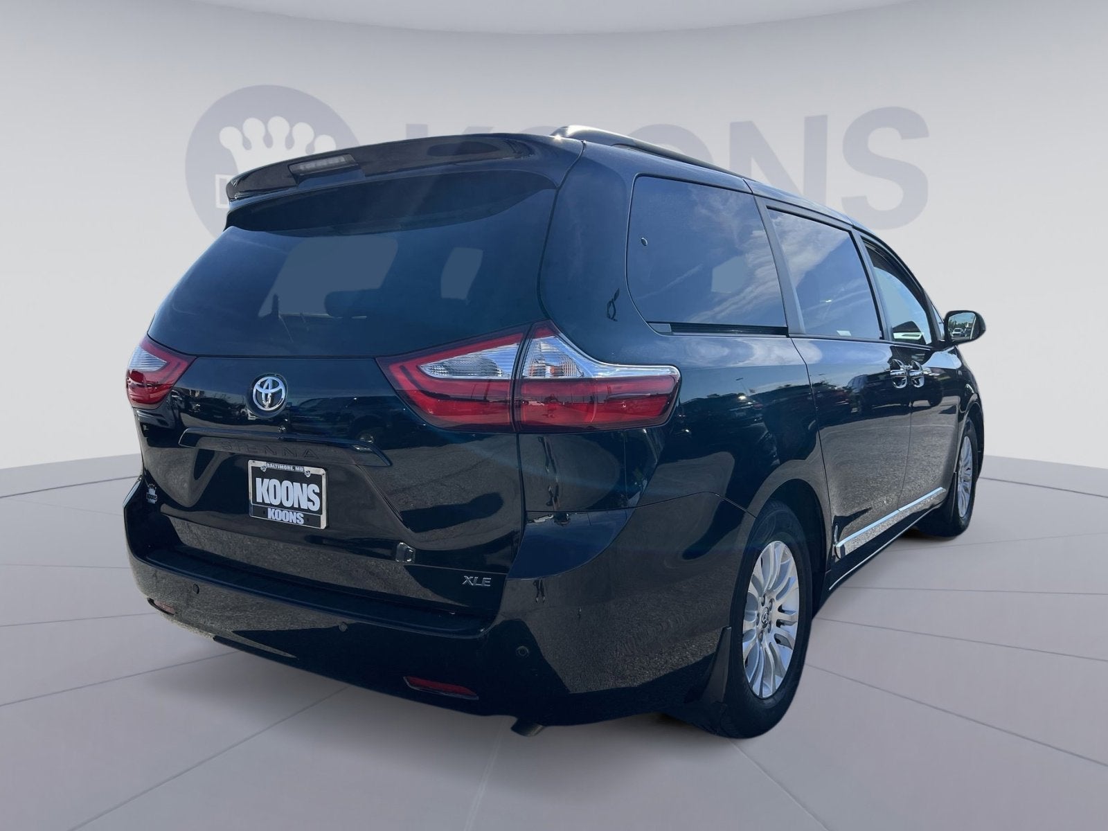2017 Toyota Sienna XLE