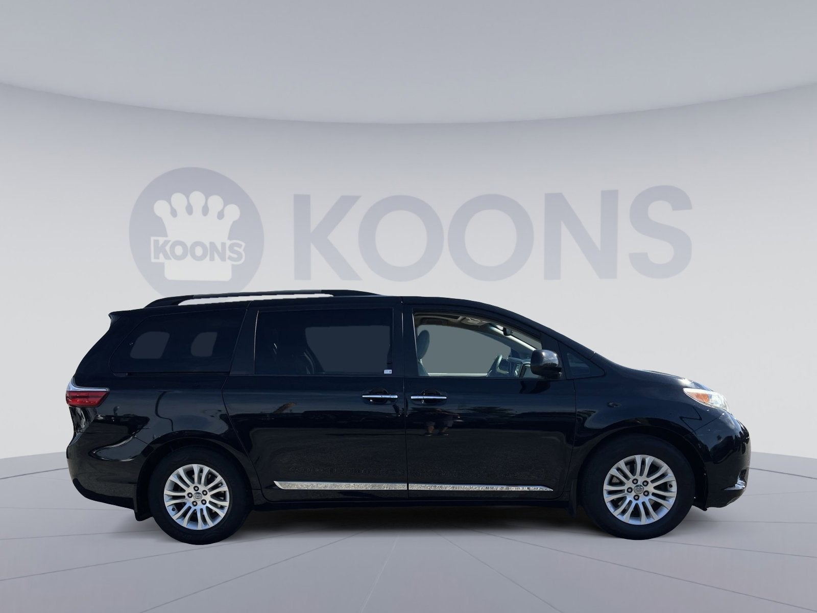 2017 Toyota Sienna XLE
