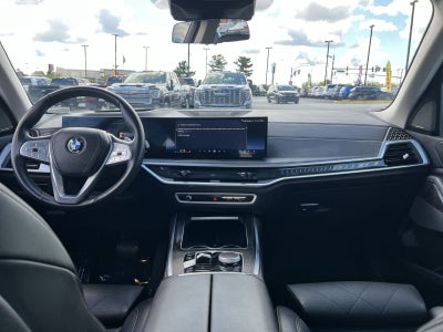2025 BMW X7 xDrive40i
