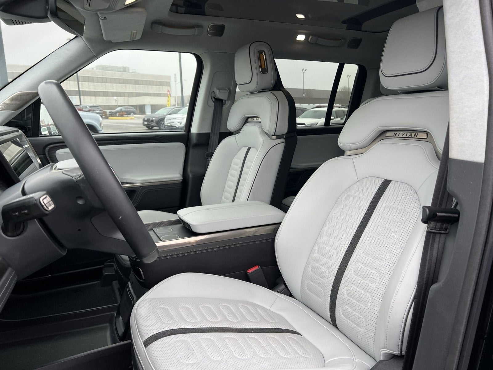 2023 Rivian R1S Adventure