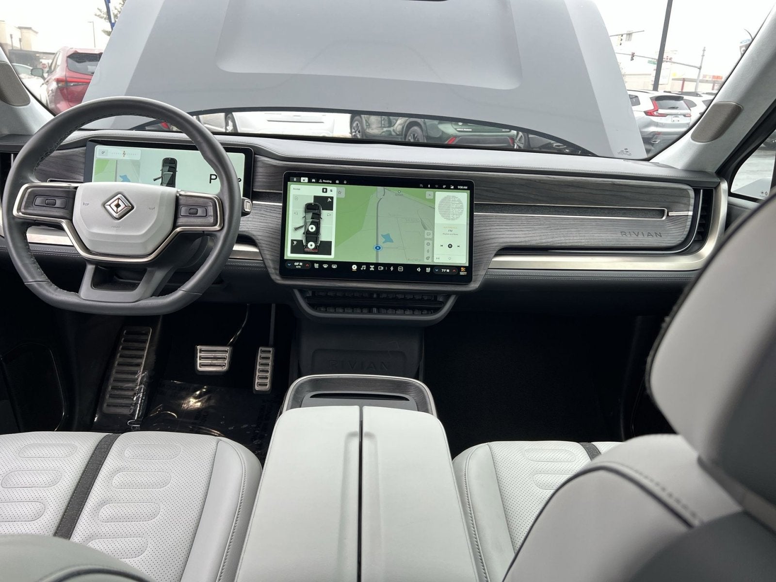 2023 Rivian R1S Adventure