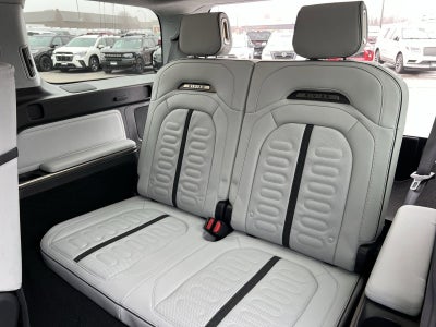 2023 Rivian R1S Adventure