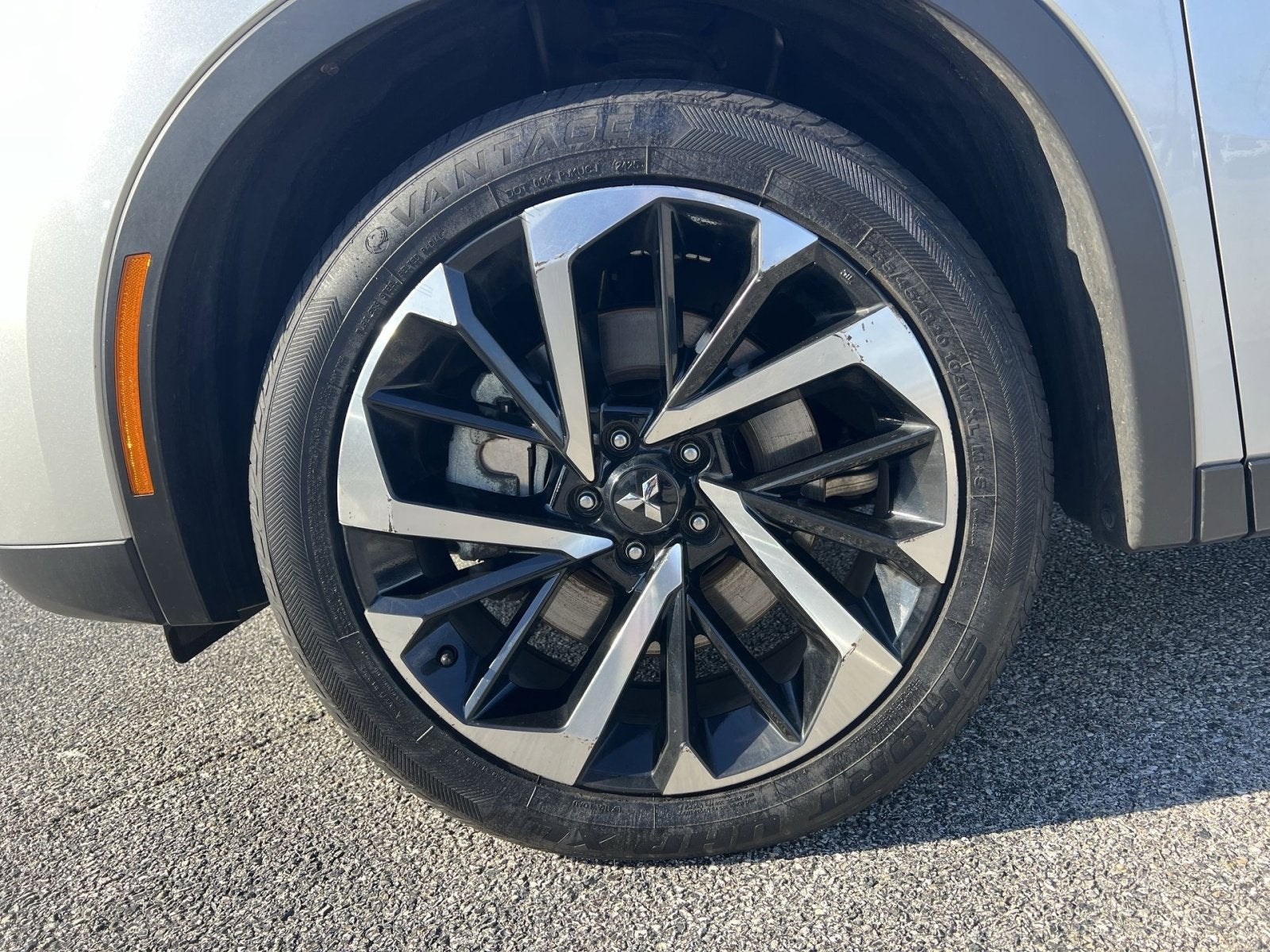 2023 Mitsubishi Outlander PHEV SE