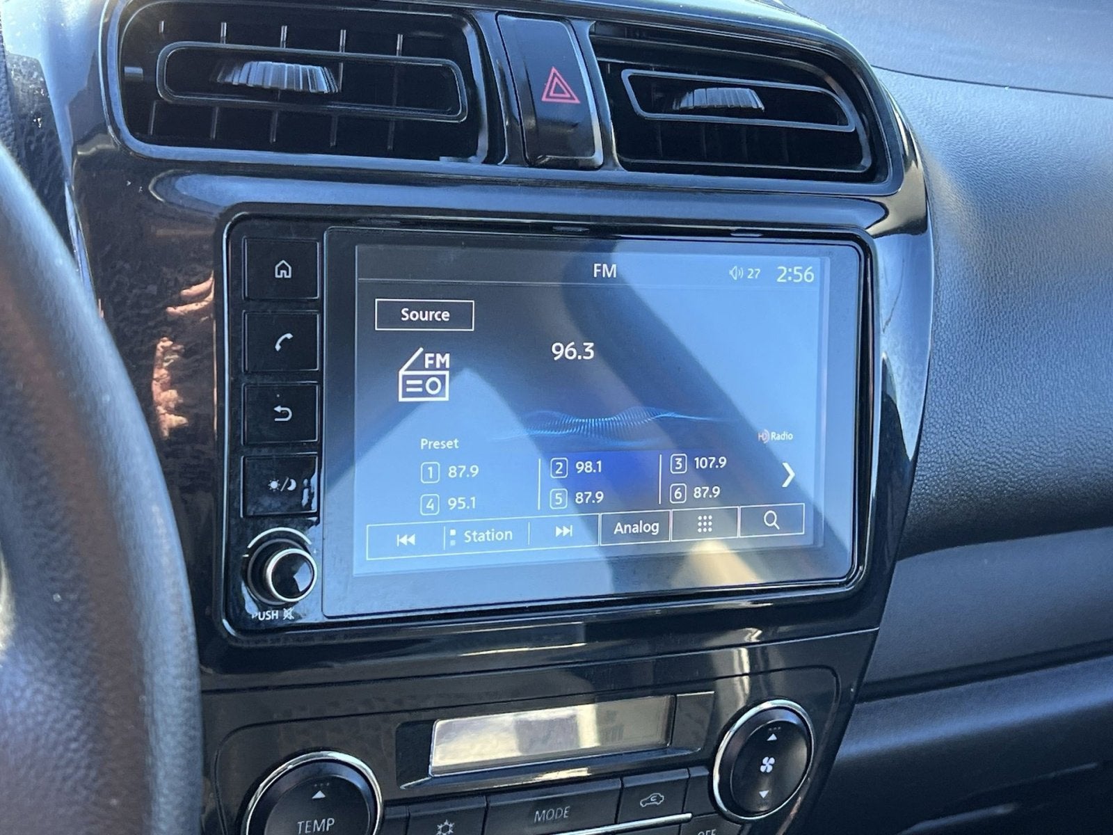 2024 Mitsubishi Mirage ES