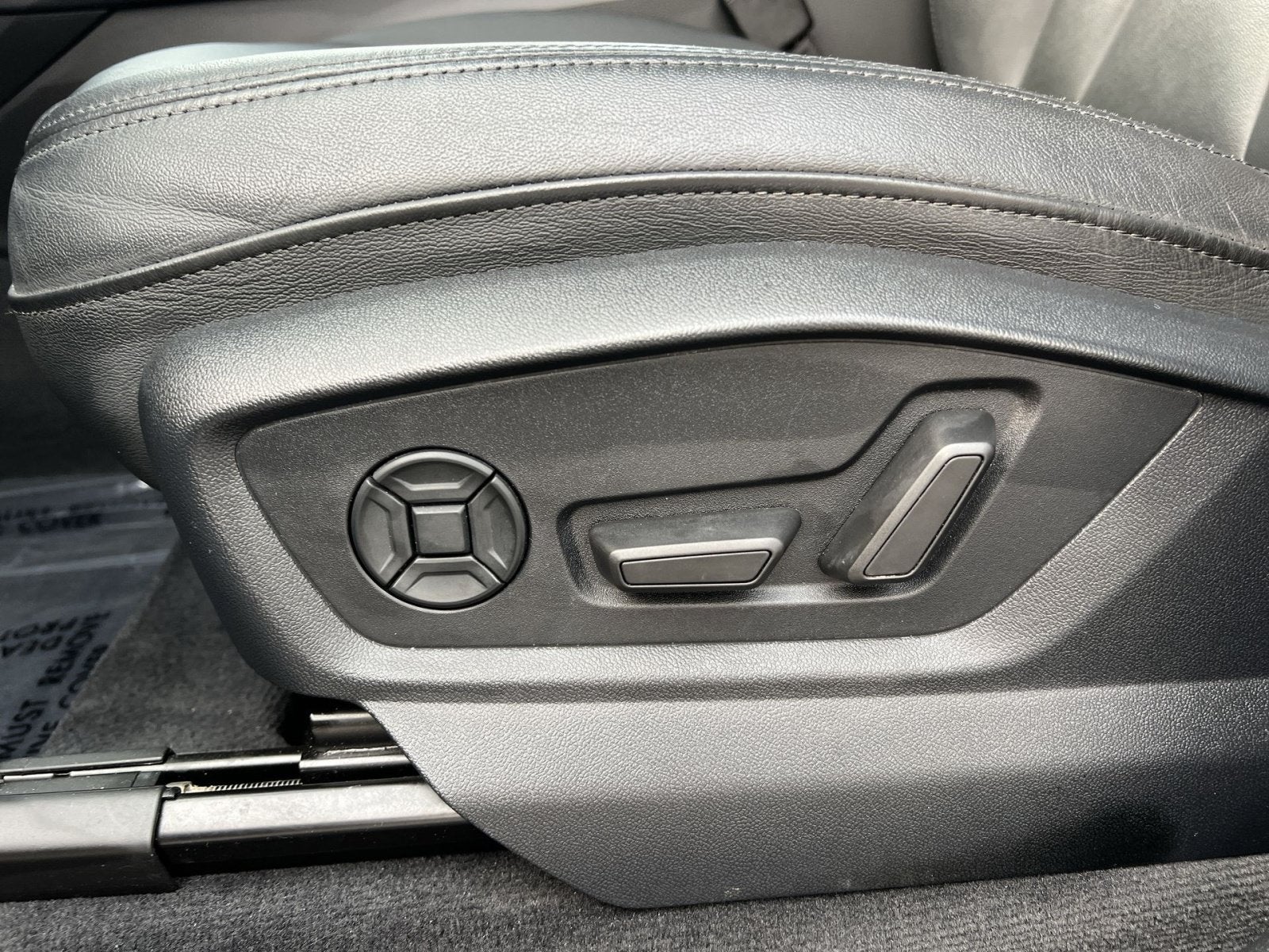 2023 Audi Q7 55 Premium Plus
