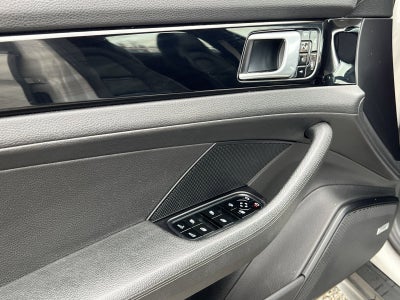 2018 Porsche Panamera 4