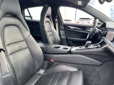 2018 Porsche Panamera 4