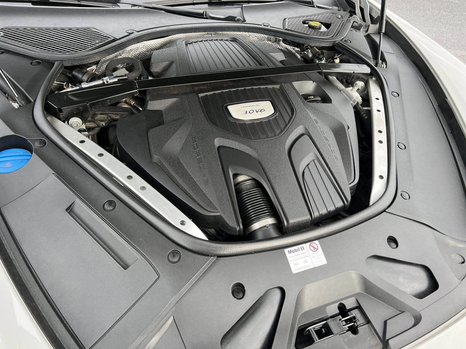 2018 Porsche Panamera 4