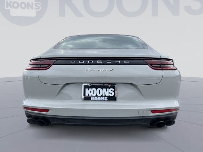2018 Porsche Panamera 4