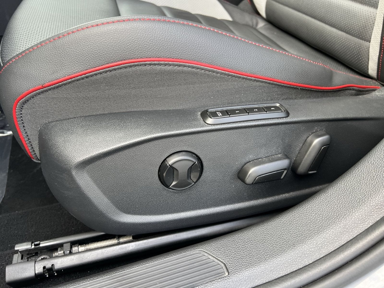 2024 Volkswagen Golf GTI Autobahn