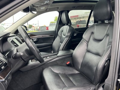 2017 Volvo XC90 T6 Momentum