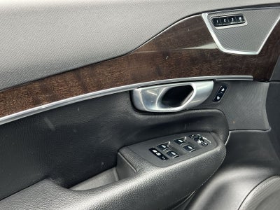 2017 Volvo XC90 T6 Momentum