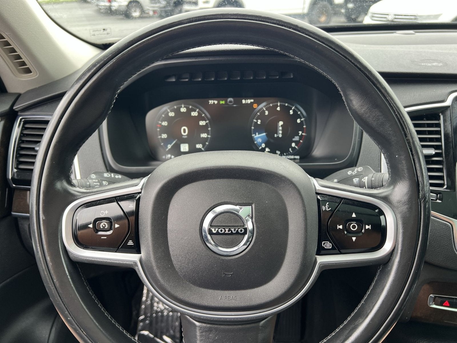 2017 Volvo XC90 T6 Momentum