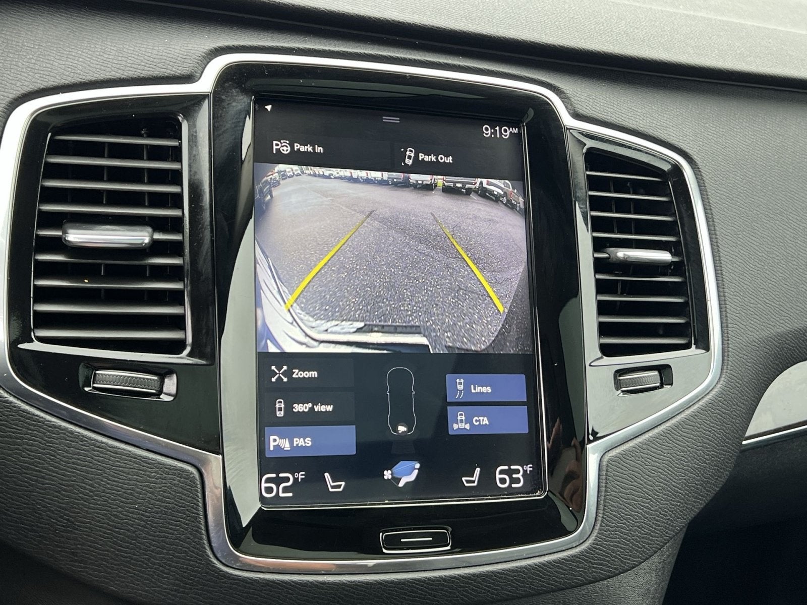 2017 Volvo XC90 T6 Momentum