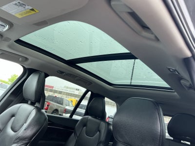 2017 Volvo XC90 T6 Momentum
