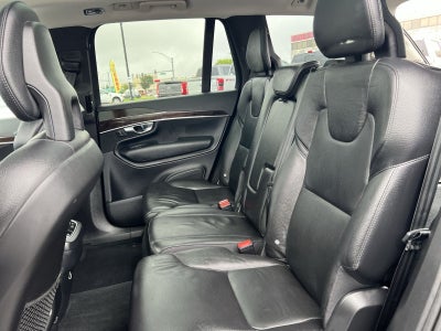 2017 Volvo XC90 T6 Momentum