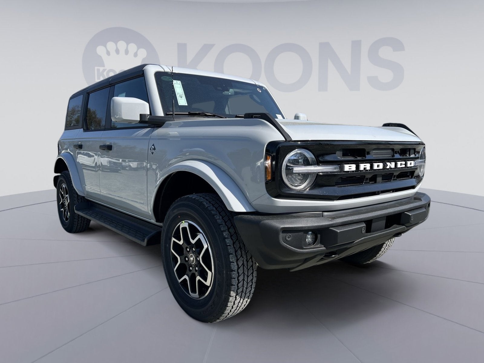 2026 Ford Bronco Outer Banks